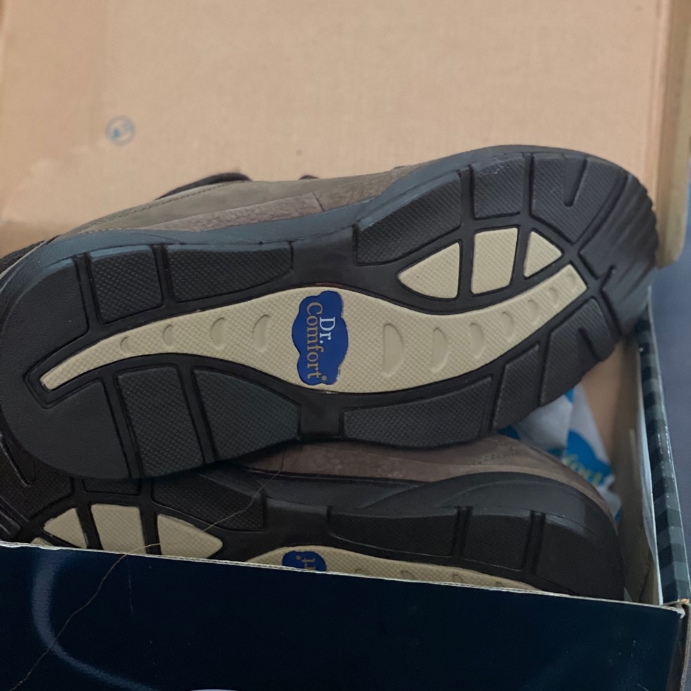 Shoes - Picture 2 of 3